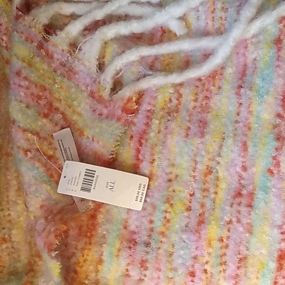 Anthropologie scarf 70/20inches NWT OMBRE peach,turquoise,lilac,yellow - Picture 3 of 4